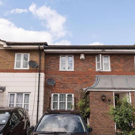 Modern & Spacious - Walk To London Excel- Parking Exterior foto