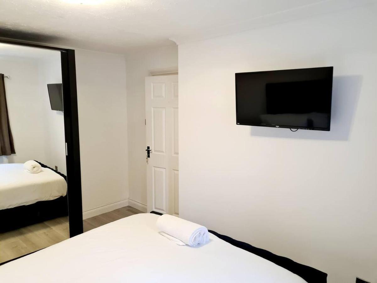 Modern & Spacious - Walk To London Excel- Parking Exterior foto