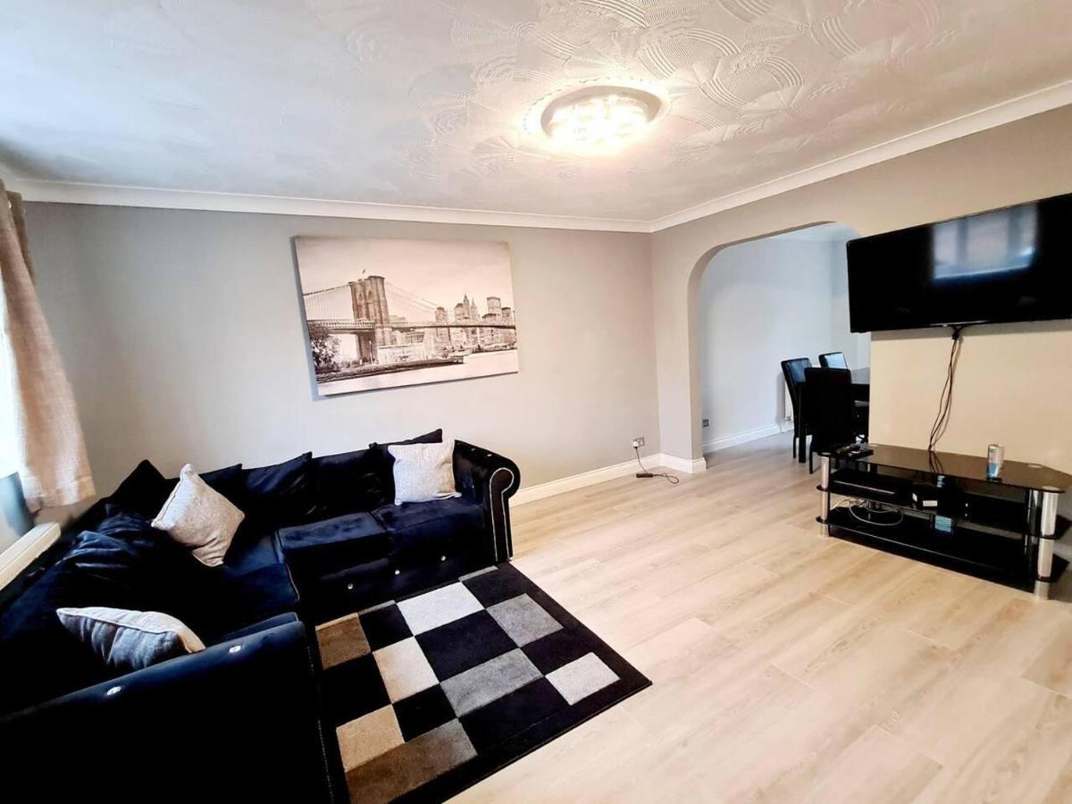 Modern & Spacious - Walk To London Excel- Parking Exterior foto
